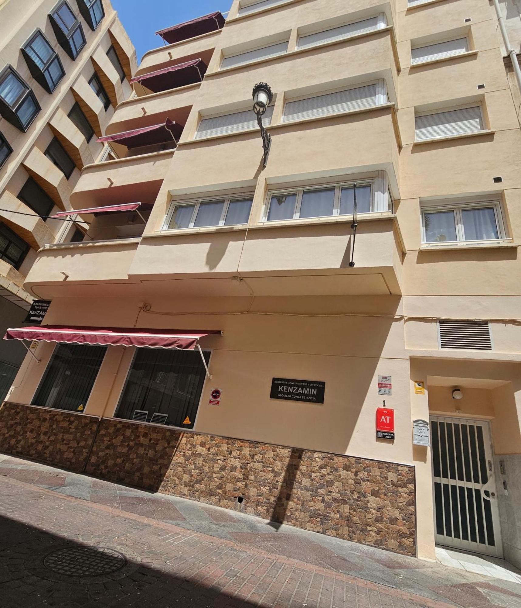 Apartamentos Turisticos Kenzamin Alicante Esterno foto