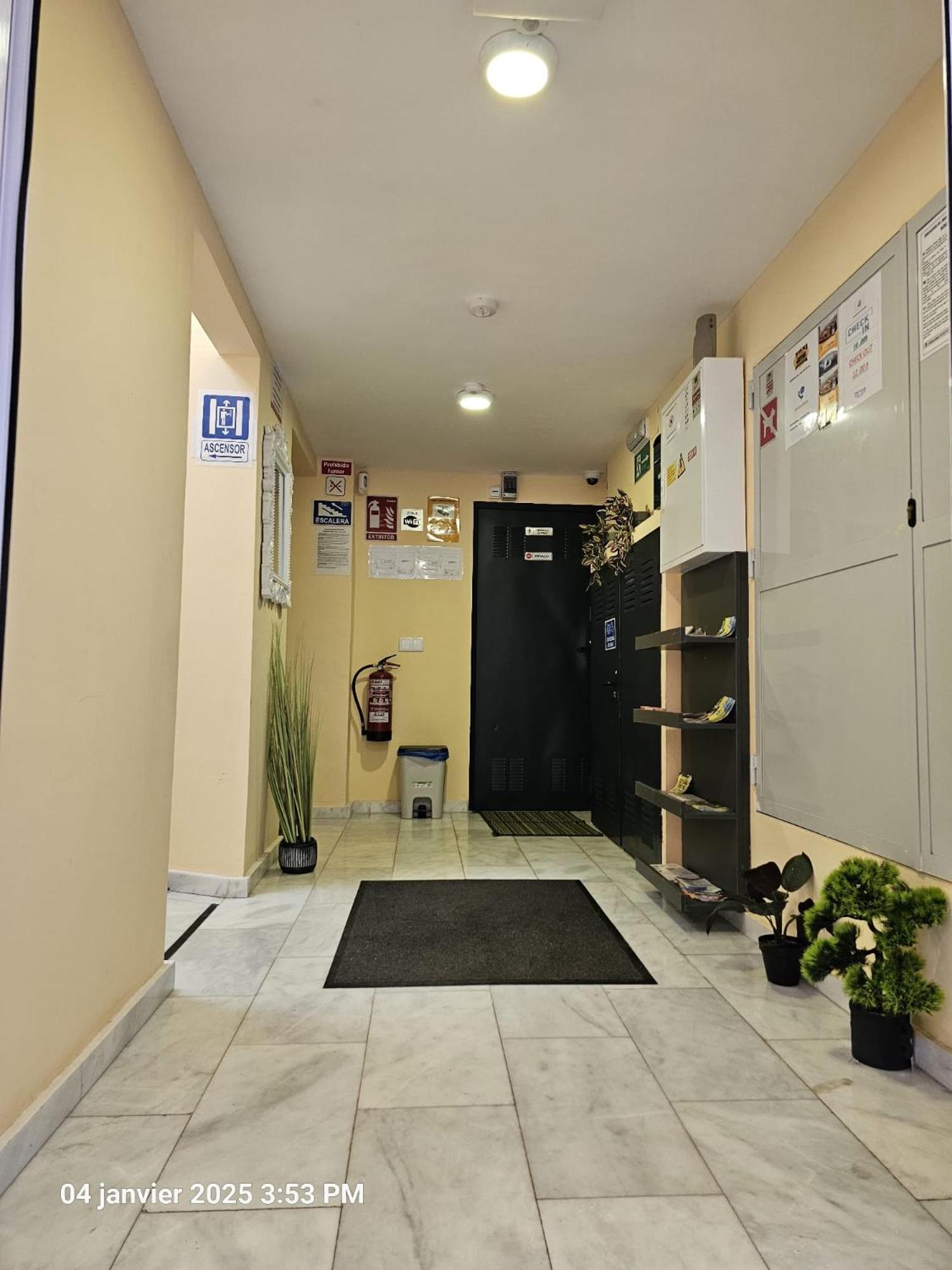 Apartamentos Turisticos Kenzamin Alicante Esterno foto