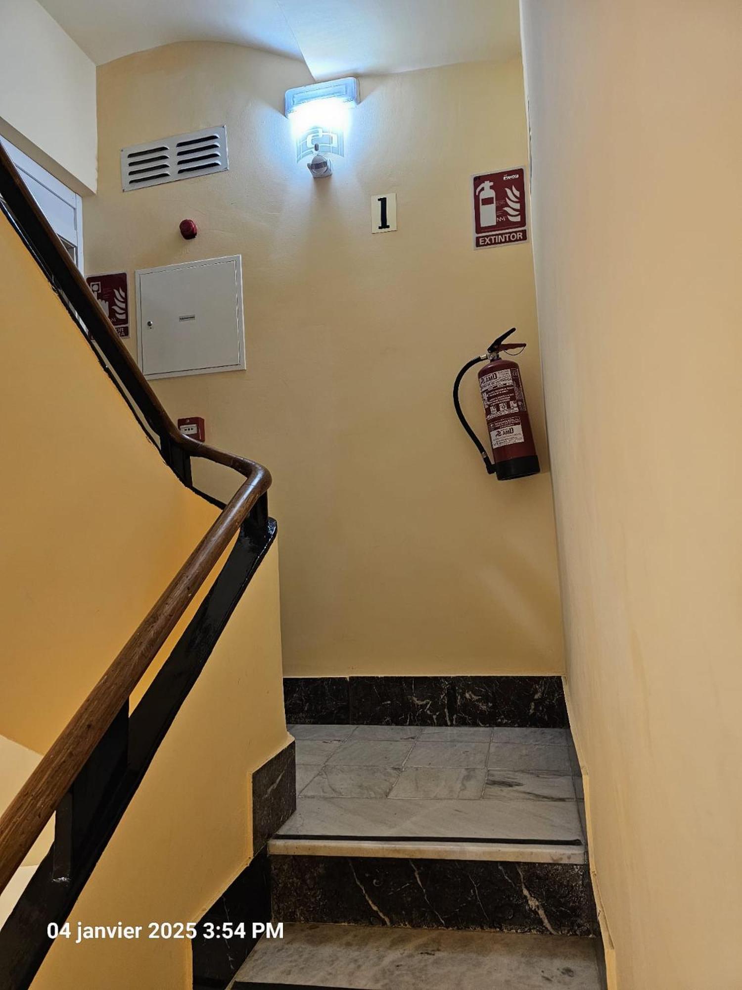 Apartamentos Turisticos Kenzamin Alicante Esterno foto
